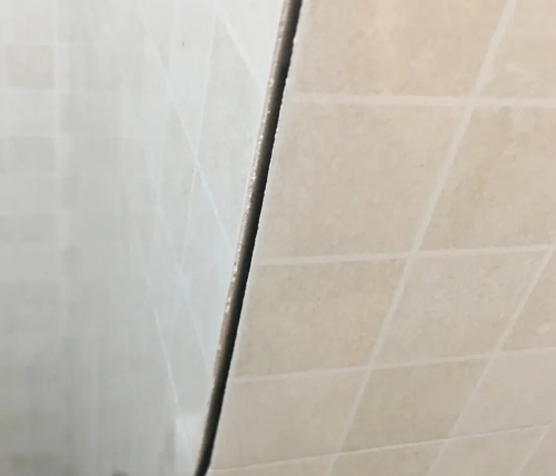 青海瓷砖空鼓维修公司分享阳台瓷砖脱落的修复过程可以分为以下几个步骤